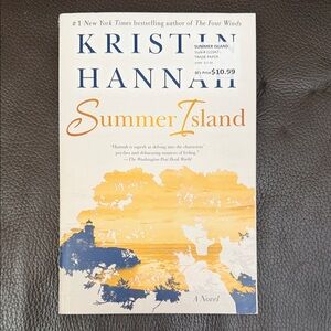 Kristin Hannah “Summer Island” Paperback Novel NY Times Bestselling Author